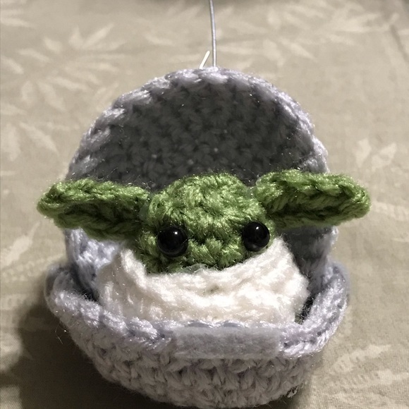 The Mandalorian Baby Yoda Crochet Figure - Picture 2 of 8
